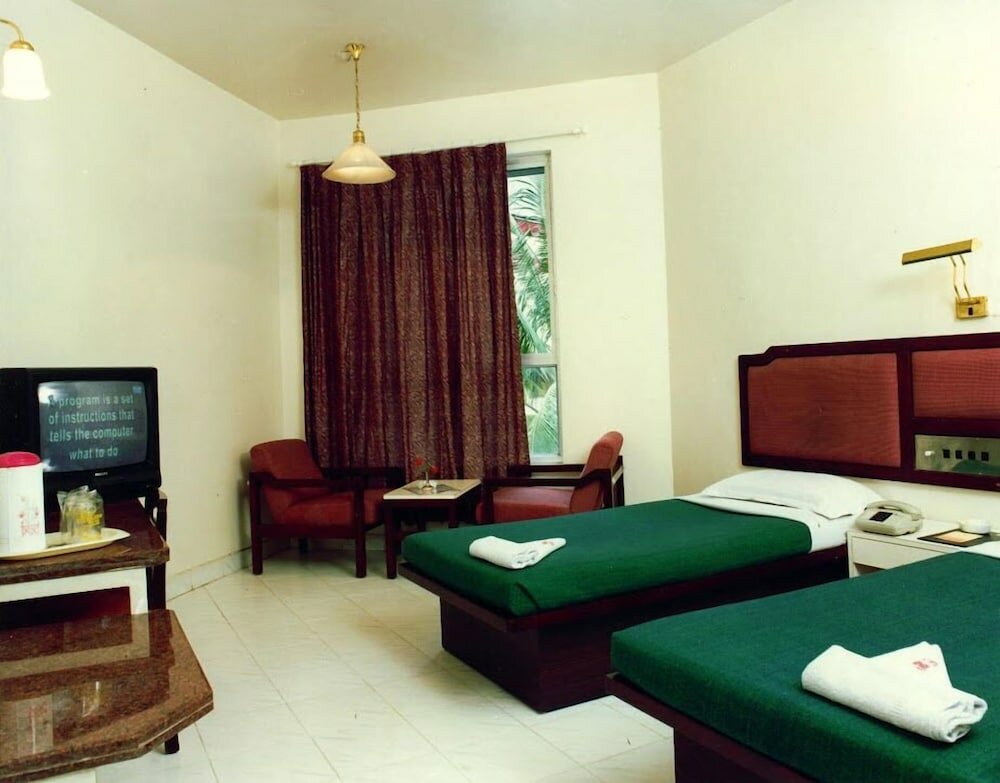 Фото Hotel Ashish Plaza