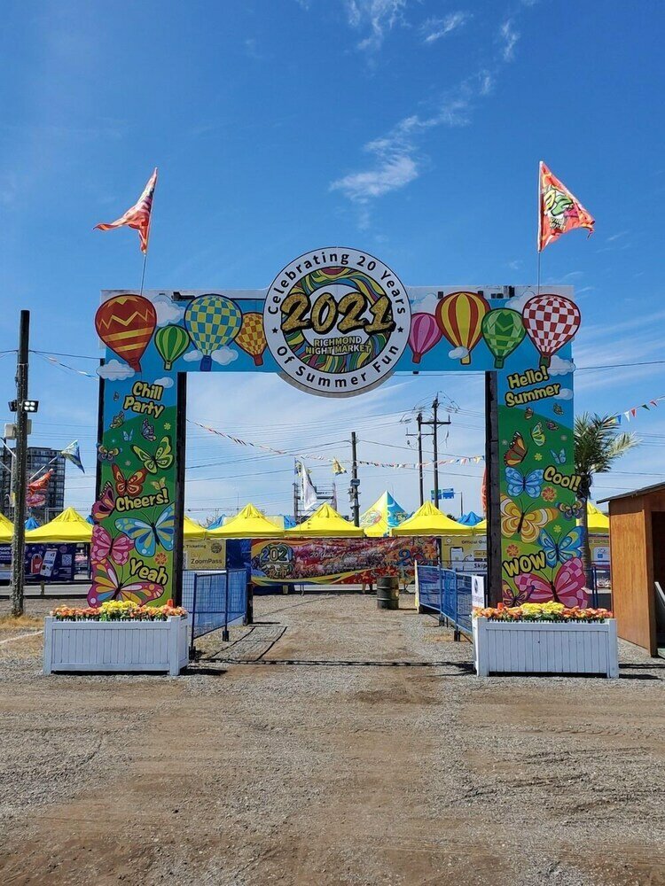 Фото Yvr Vickie’s Bed and Breakfast