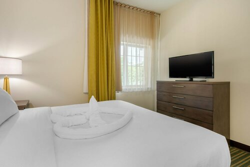Гостиница Candlewood Suites Fort Myers Sanibel Gateway, an Ihg Hotel в Форте Майерсе