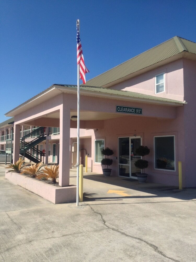 Фото Garden Inn & Suites