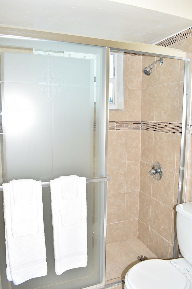 Фото Golden Sand Oceanfront