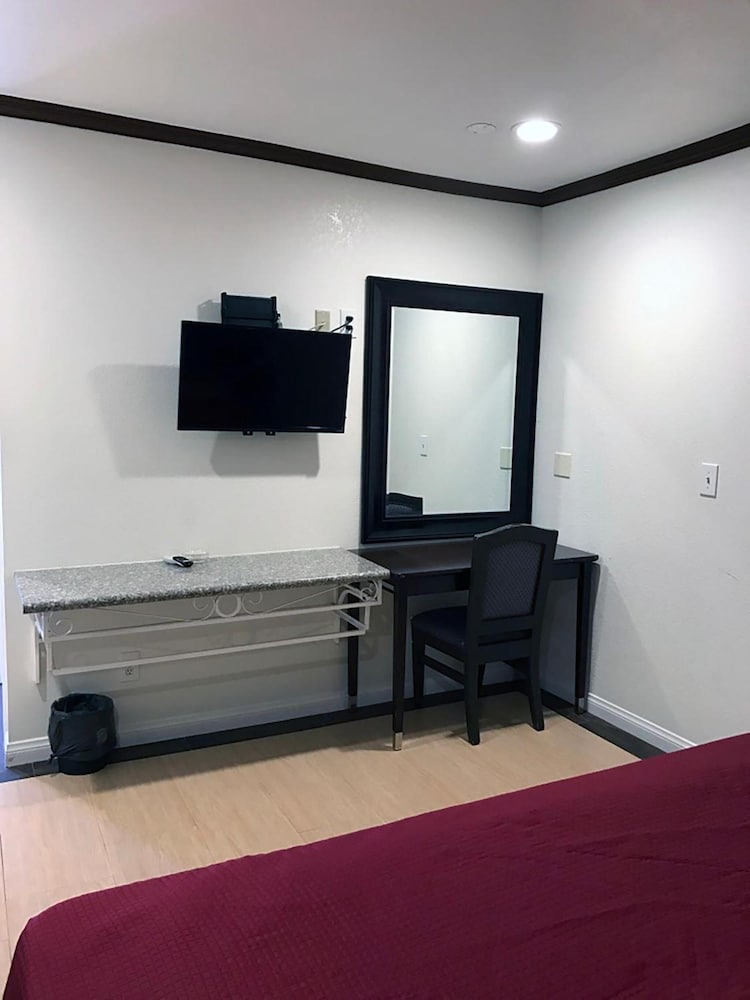 Фото Starlight Inn Canoga Park