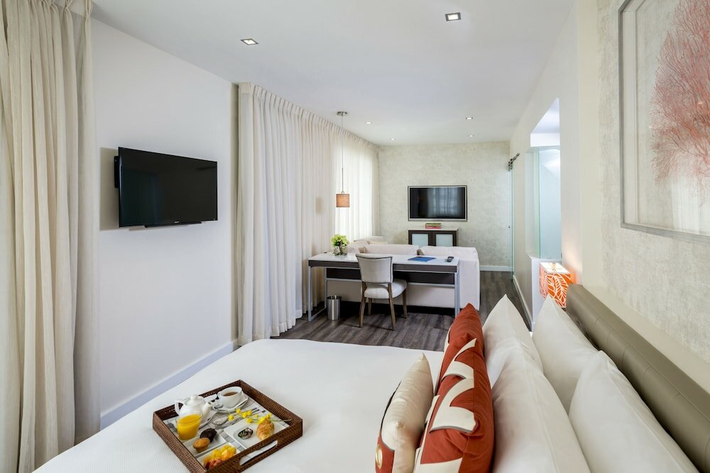 Фото The Marlin Hotel