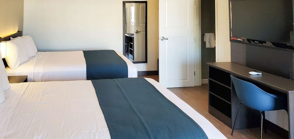 Фото Americas Best Value Inn Los Angeles at S Alvarado St