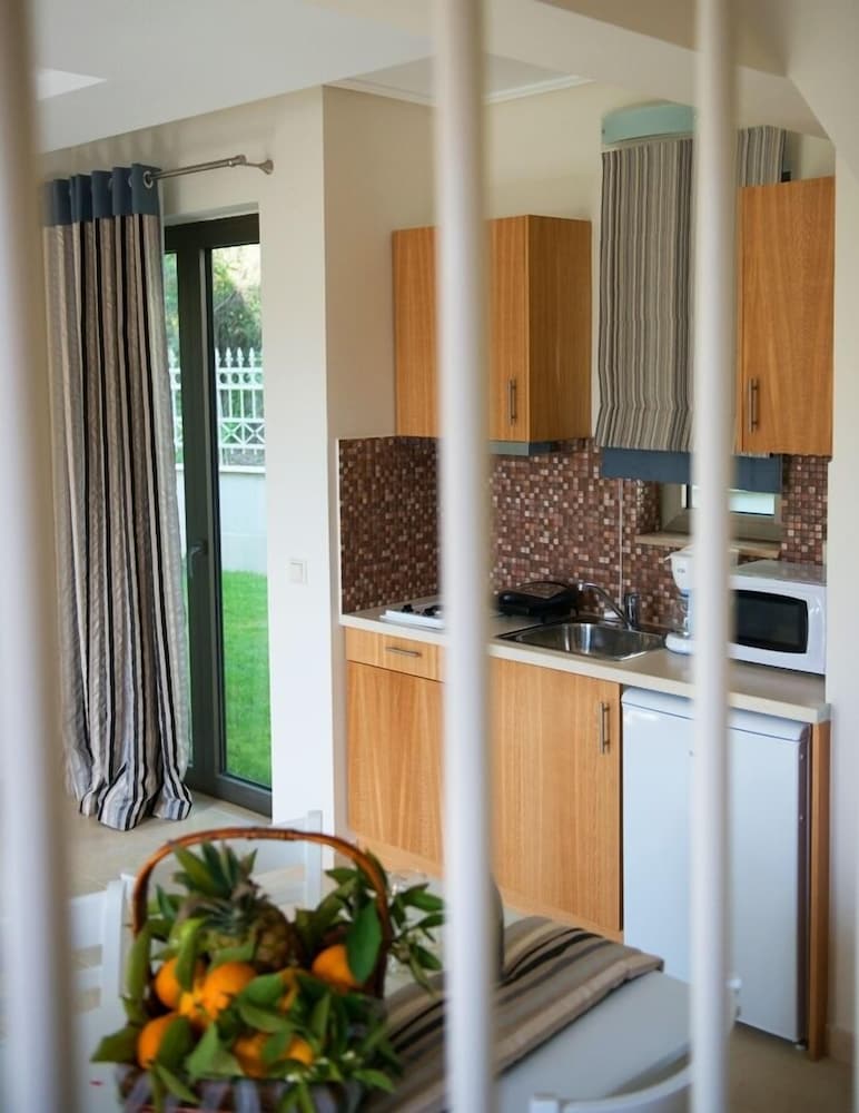 Фото Mantinia Bay Hotel