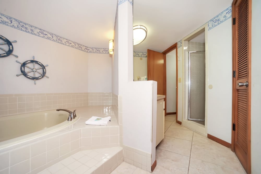 Фото Oceanique Resort by Capital Vacations