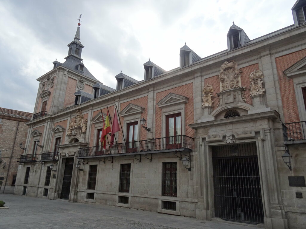 Landmark, attraction башня Торре-де-лос-Луханес, Madrid, photo
