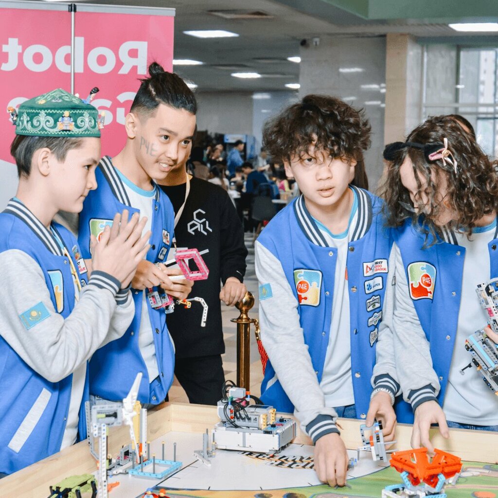 School Leas, Astana, photo