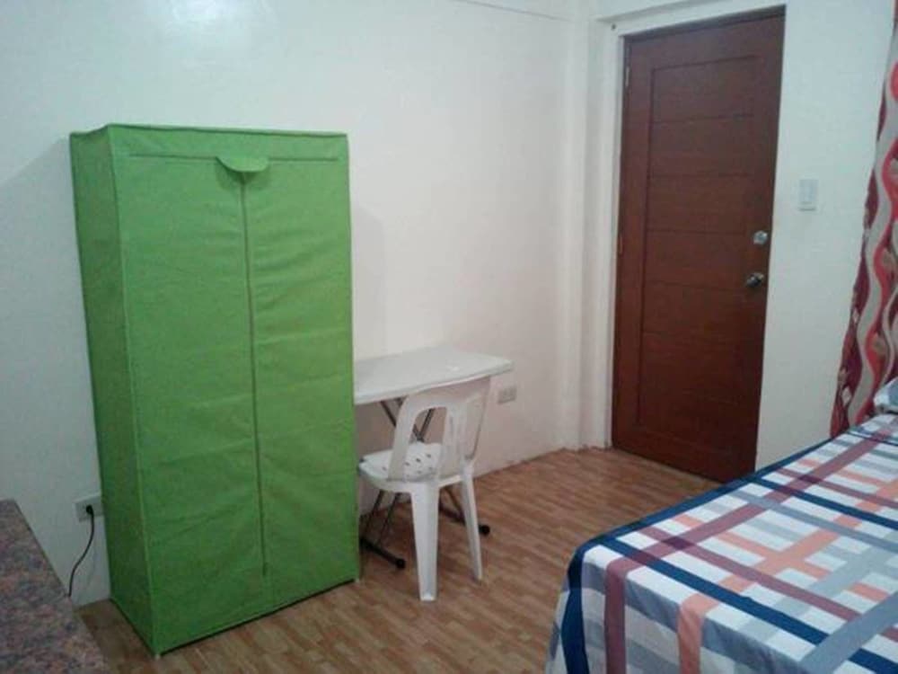 Фото Budget Studio Unit in Makati