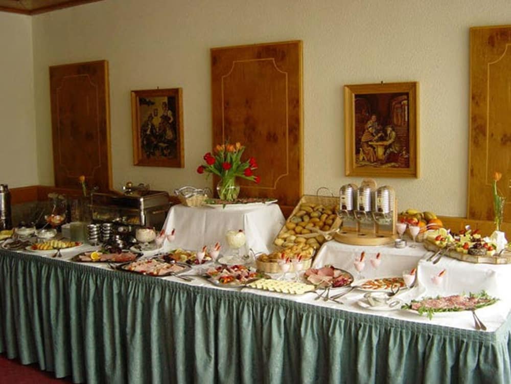 Фото Hotel Simonshof Wolfsburg