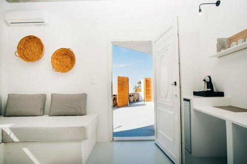 Гостиница Mesanto Luxury Suites