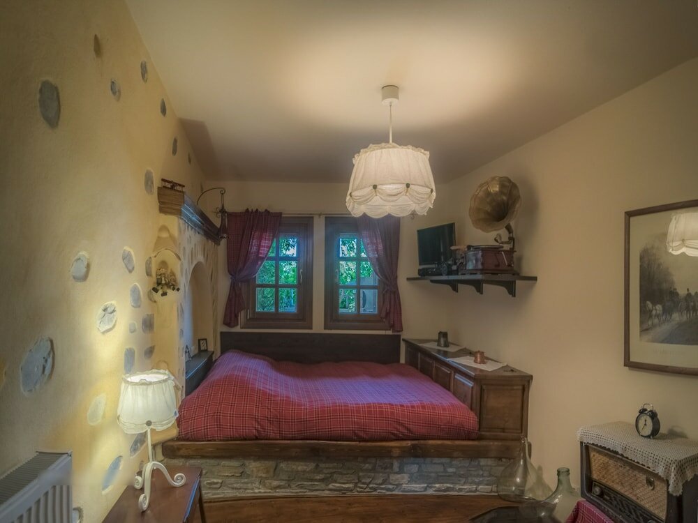 Фото To Stefani tis Makrinas