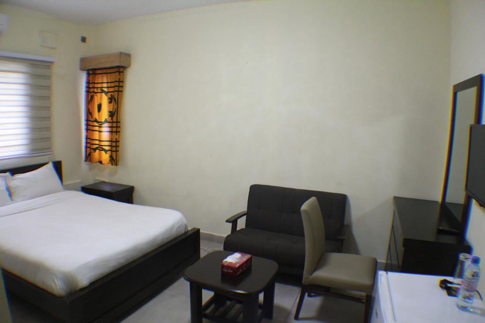 Фото Murex Plaza Hotel & Suites