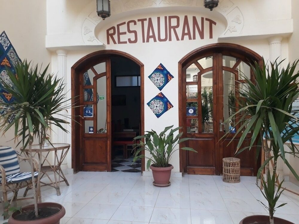 Фото Alhambra Hotel