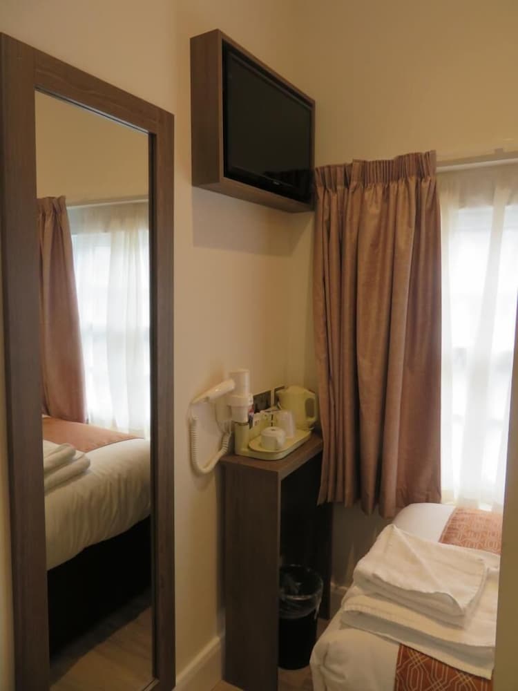 Фото Glendale Hyde Park Hotel