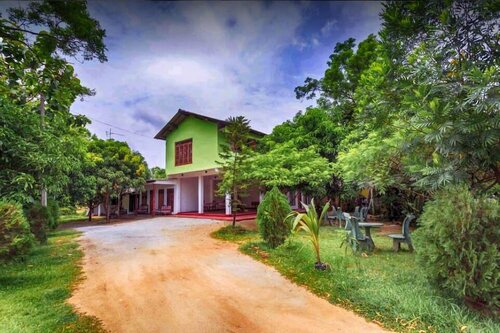 Гостиница Jayaru Guest House в Полоннаруве