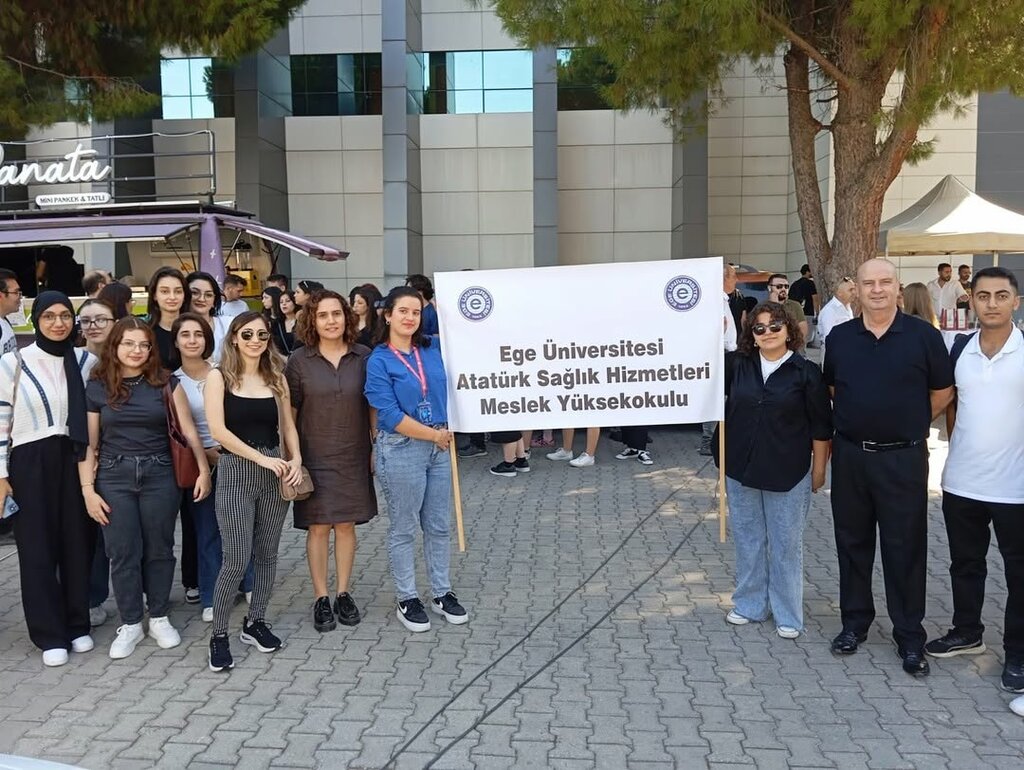 كلية، جامعة Ege University Ataturk Health Services Vocational School ، إزمير، صورة