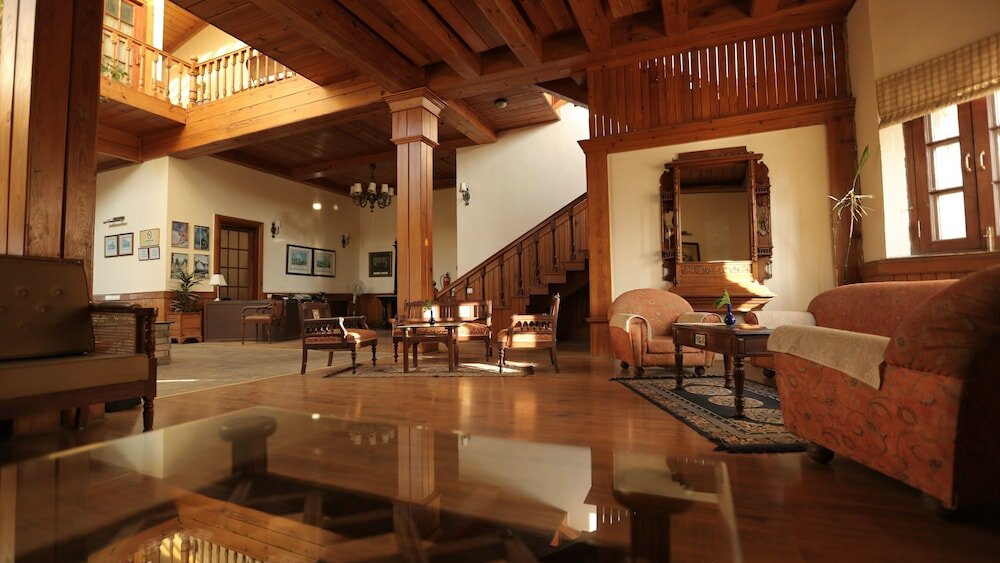 Фото WelcomHeritage Windsor Lodge