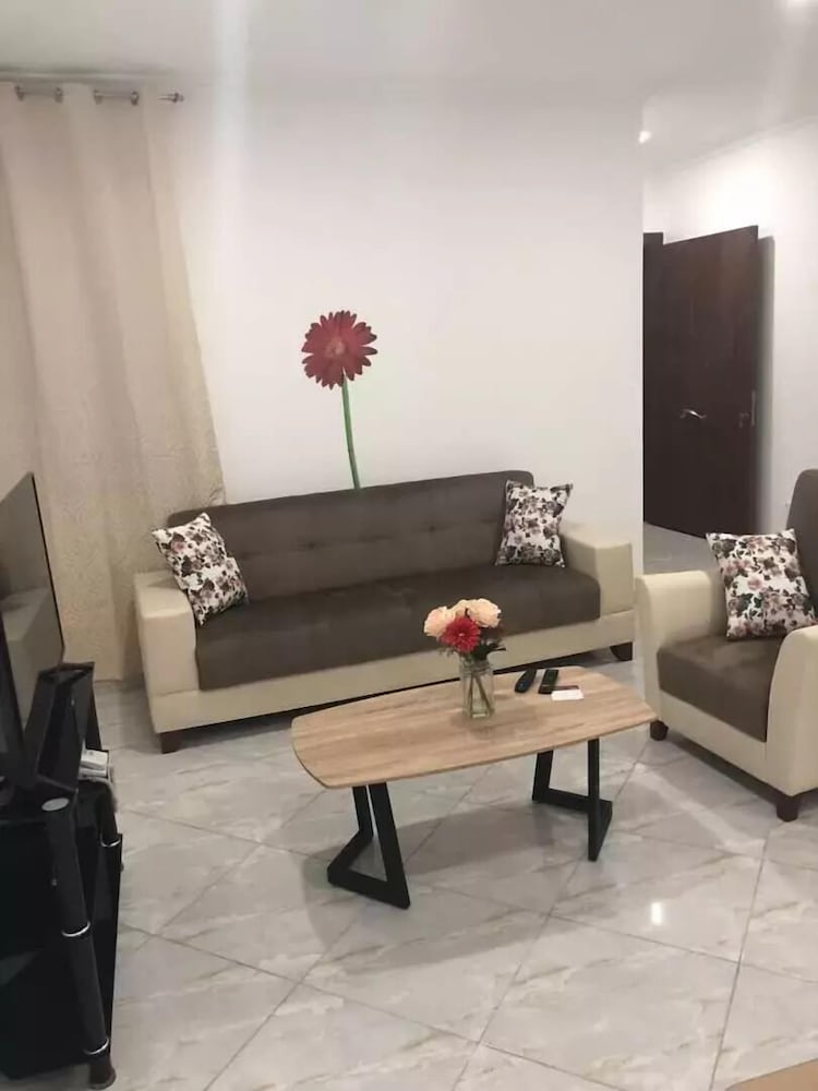 Фото James Persia Piece