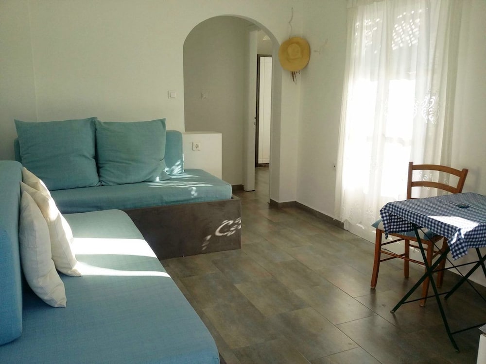 Фото Diosmarini Studios & Apartments