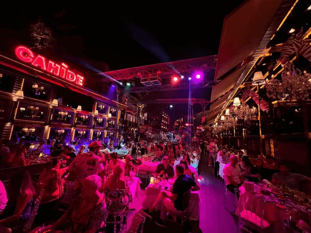 Nightclub Cahide, Cesme, photo