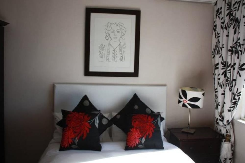 Фото The Boston Guest House