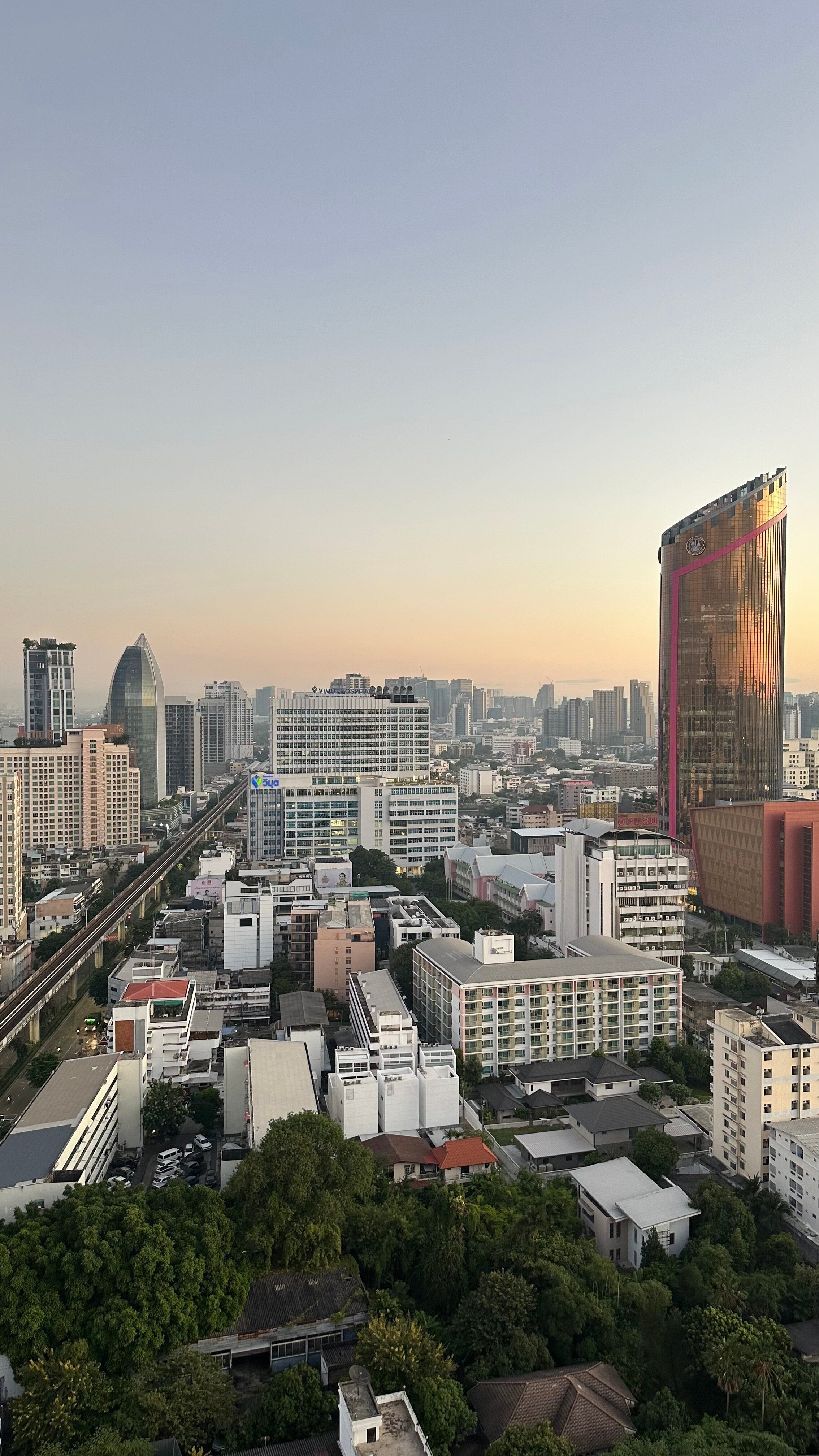 Фото The Quarter Ari by UHG