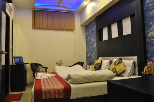 Фото Hotel Guruvas Inn