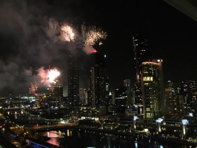 Фото Aura On Flinders Serviced Apartments