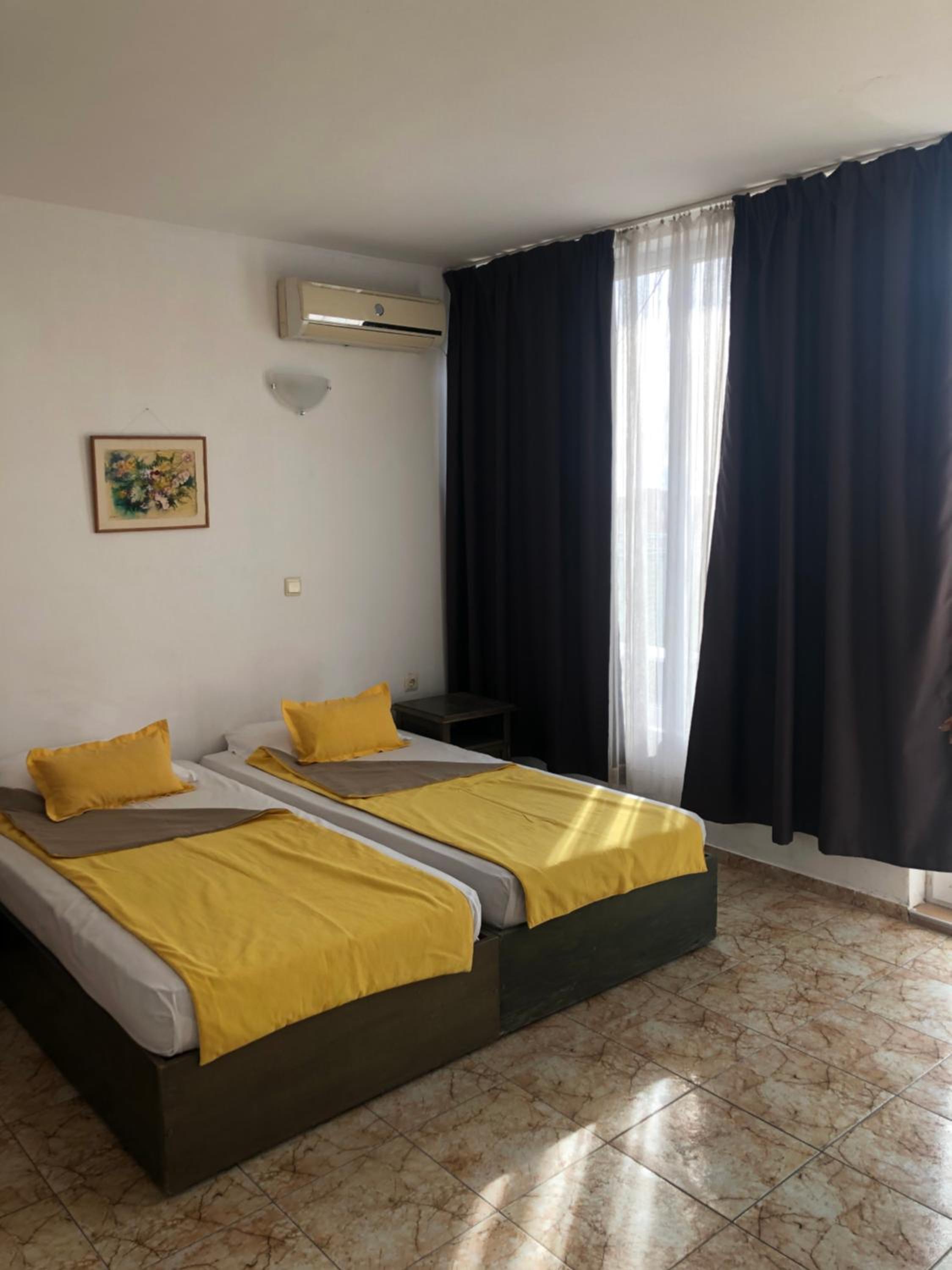 Фото Hotel Varshava