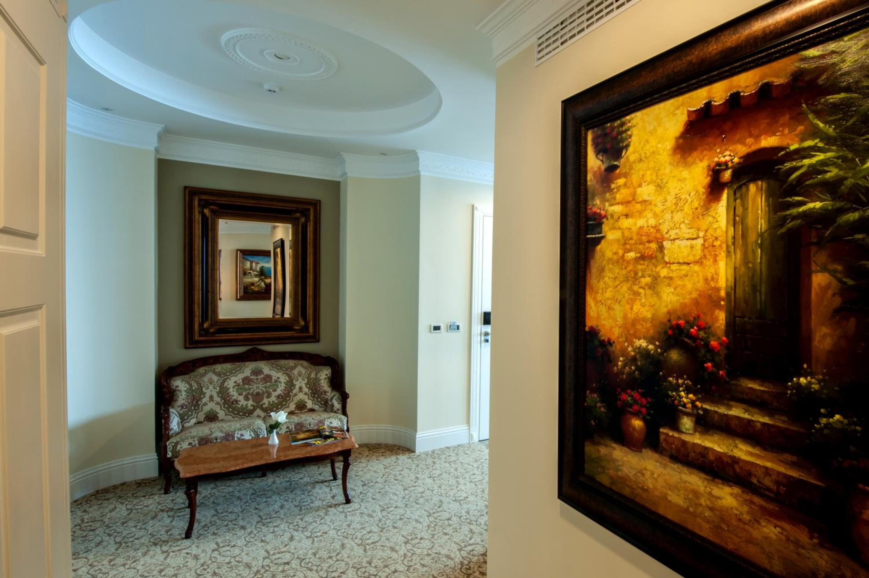 Фото Royal Princess Hotel