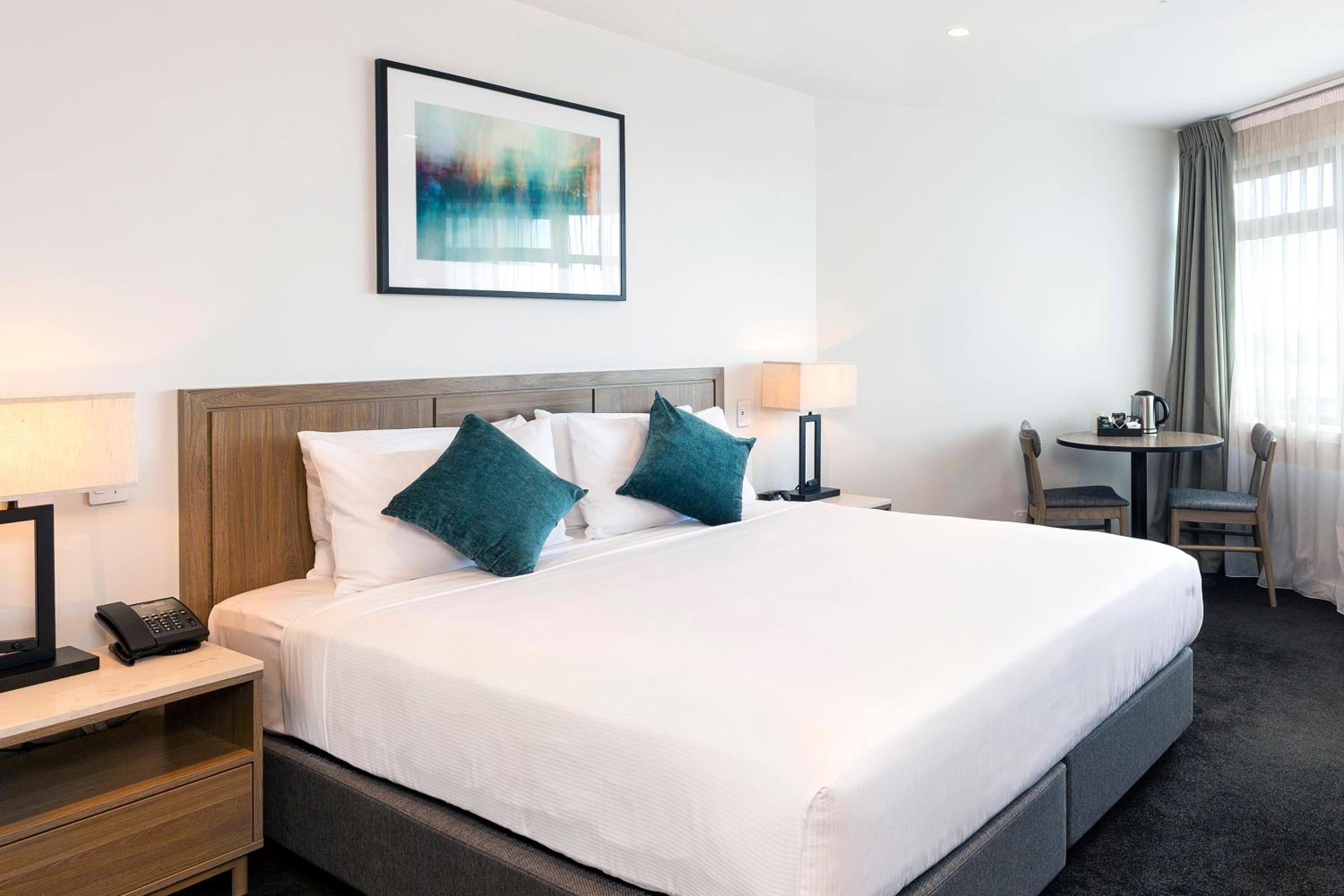 Фото Oaks Auckland Hotel