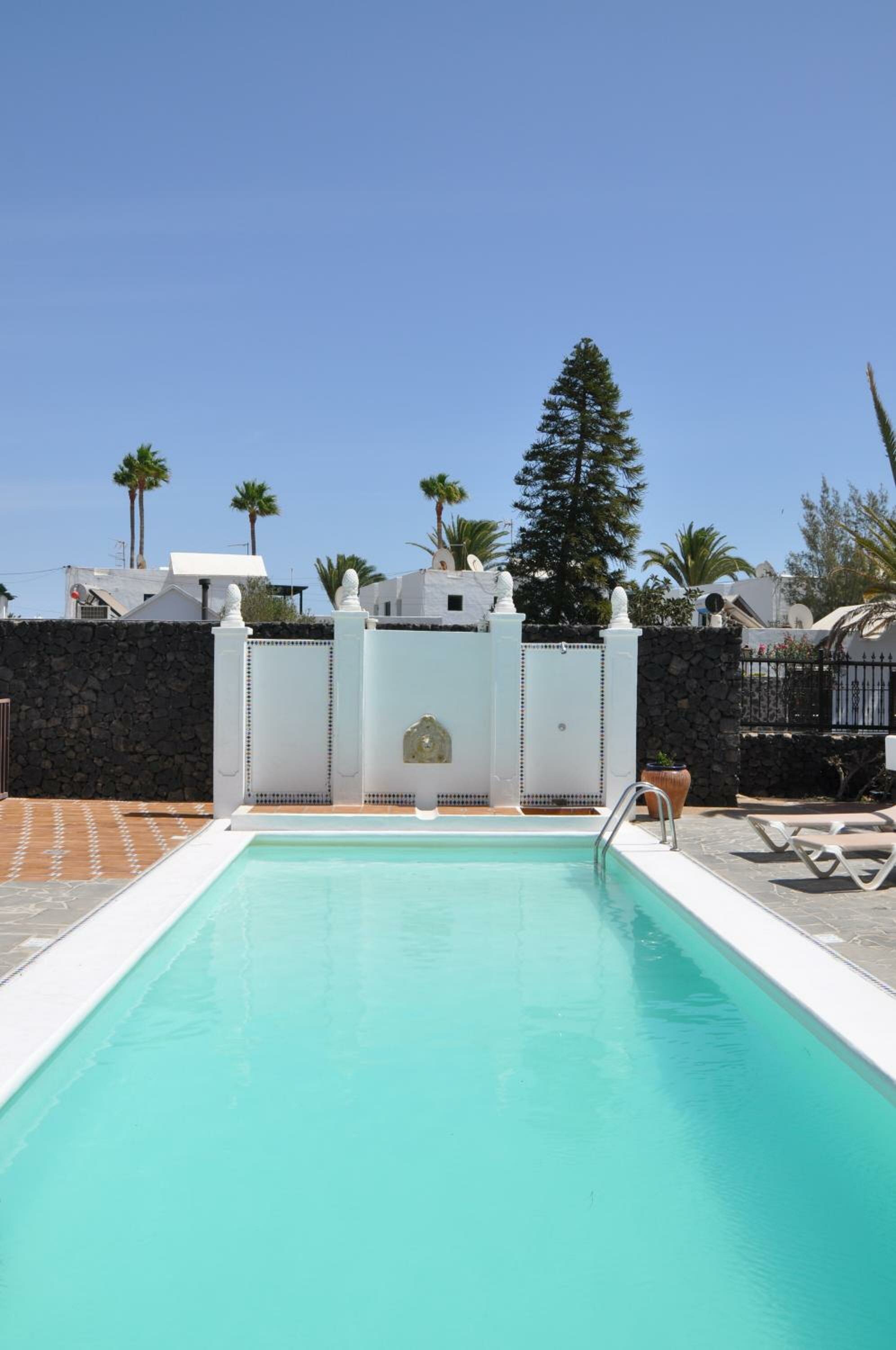 Фото Apartamentos Los Tulipanes