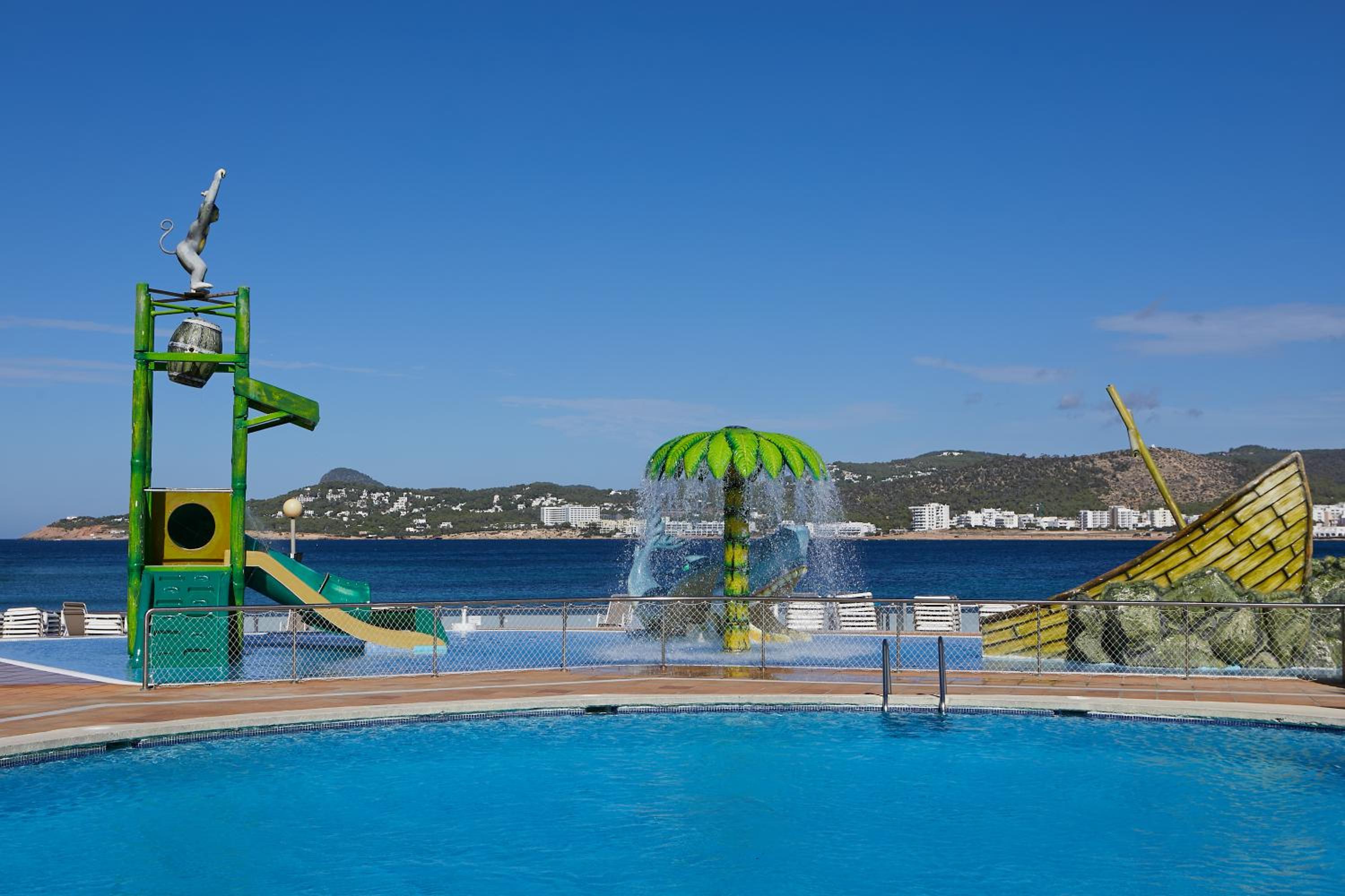 Фото Playa Bella Beach Apartments