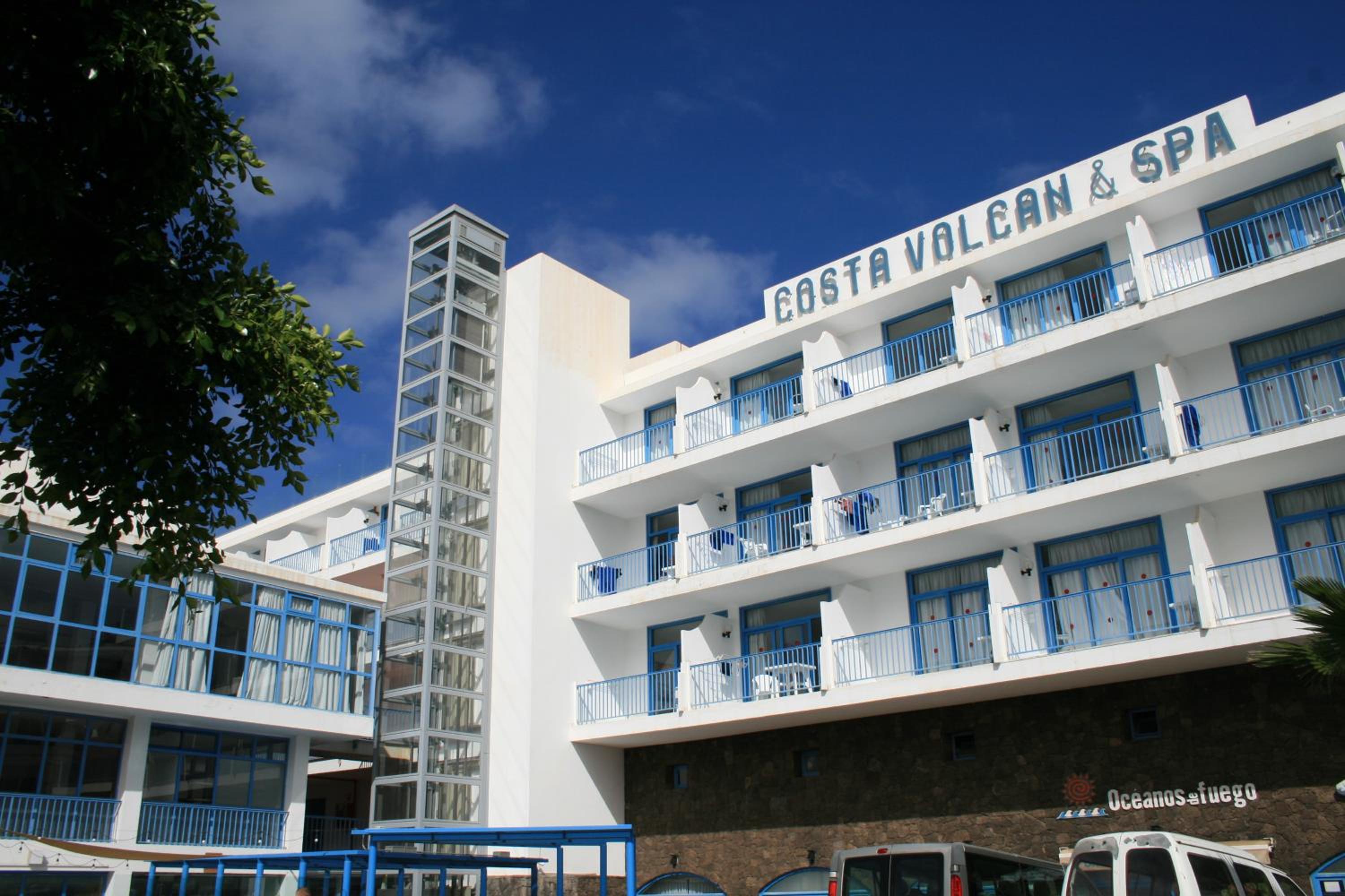 Фото Apartahotel Costa Volcán