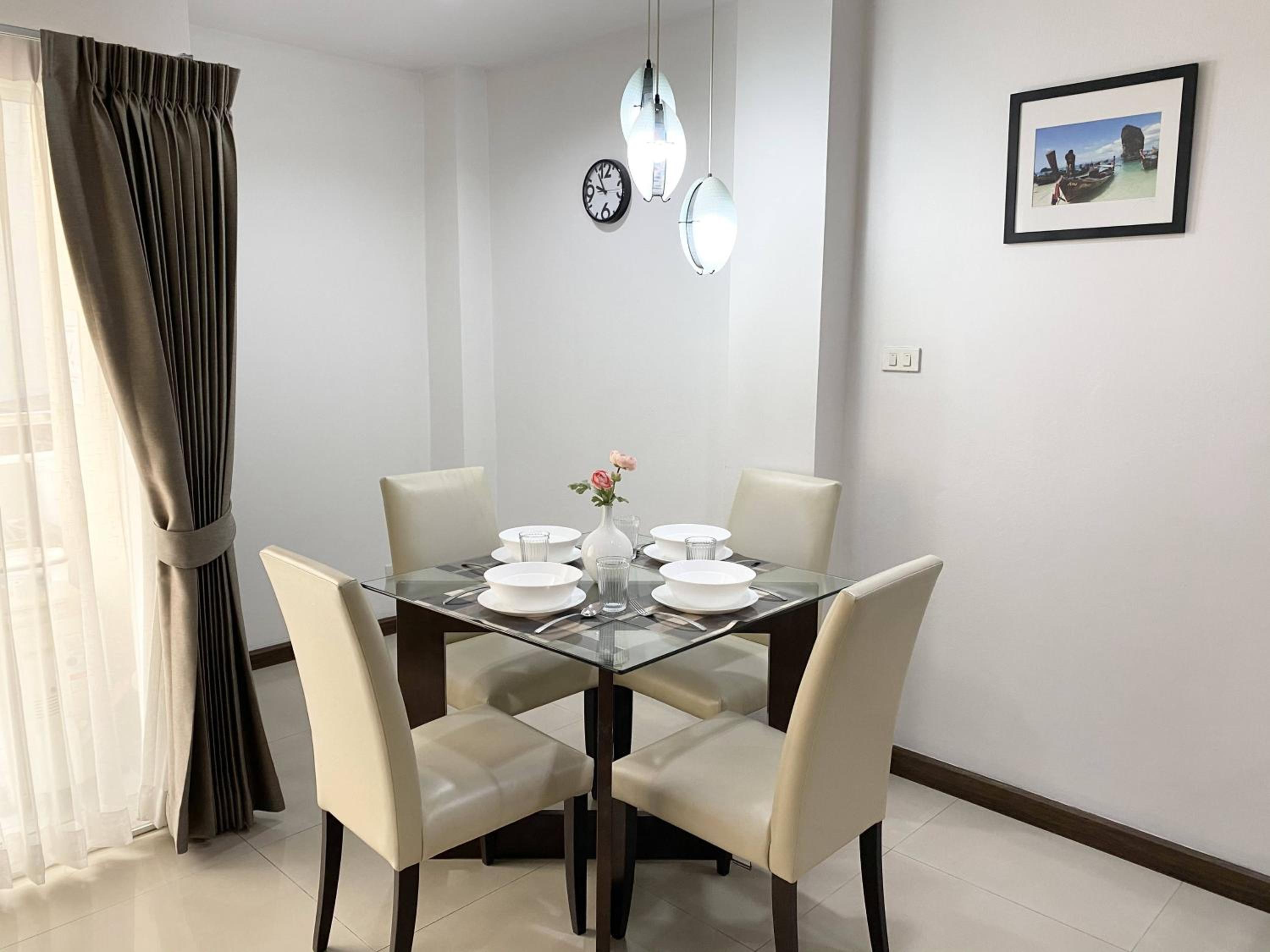 Фото 14 Place Sukhumvit Suites - Sha Plus