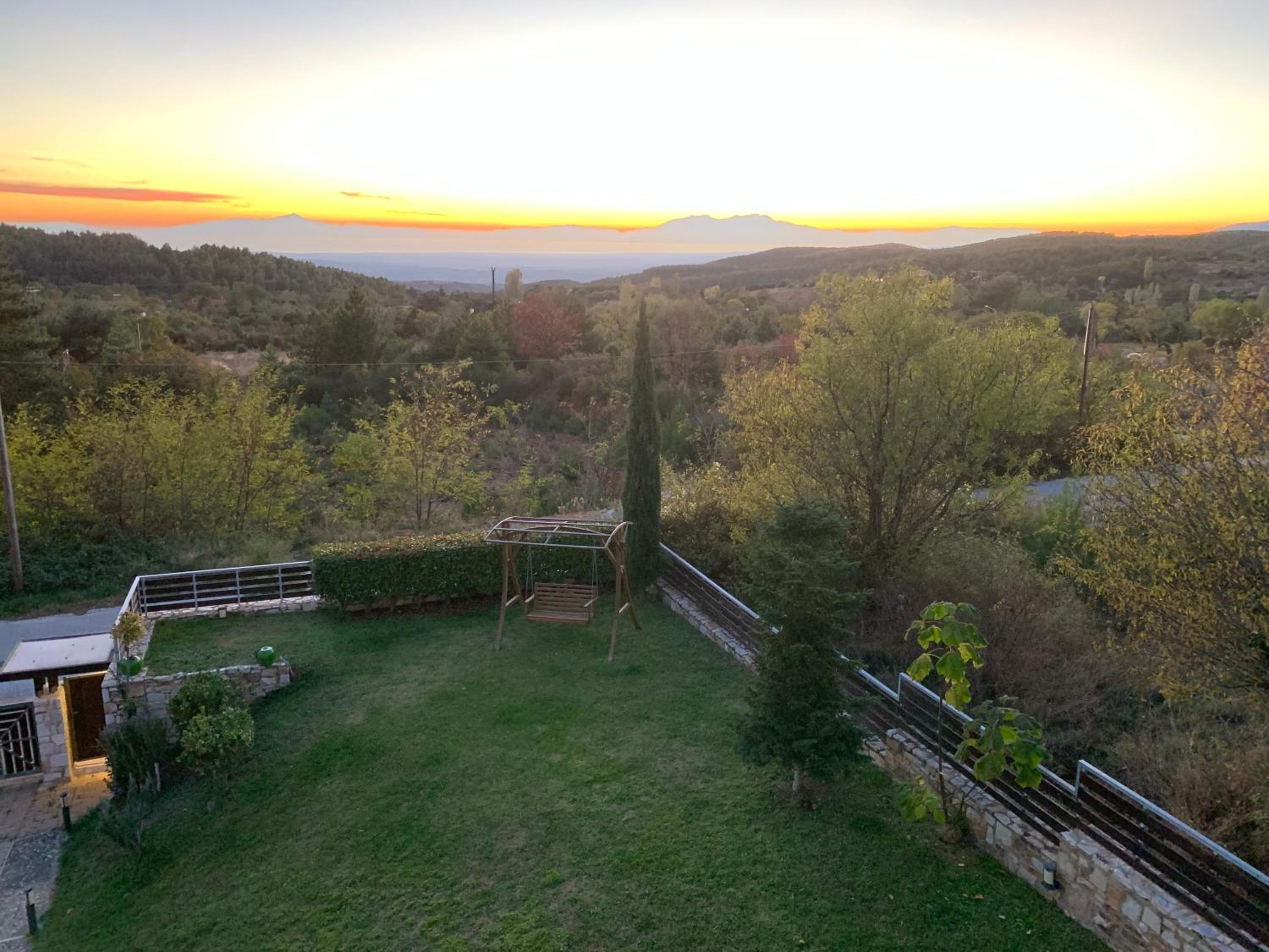 Фото Evmorfes Villas