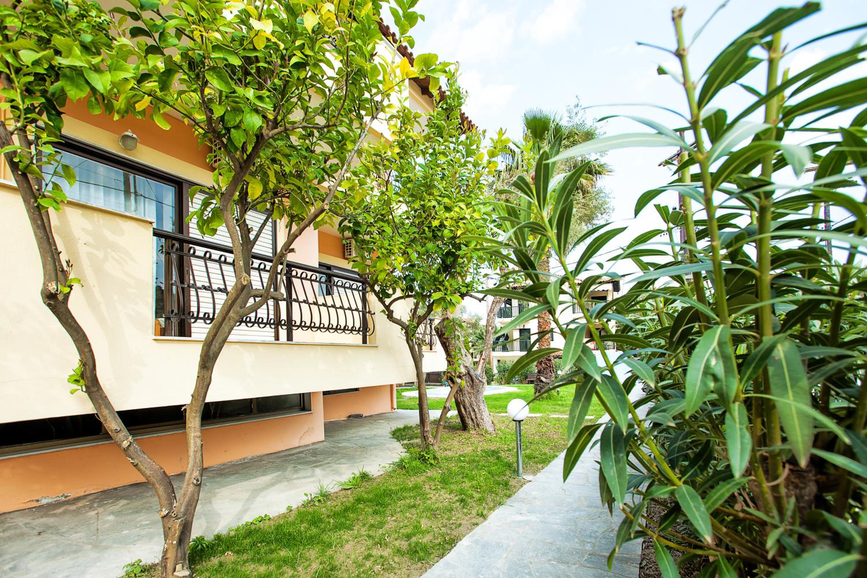 Фото Lemon Garden Villa