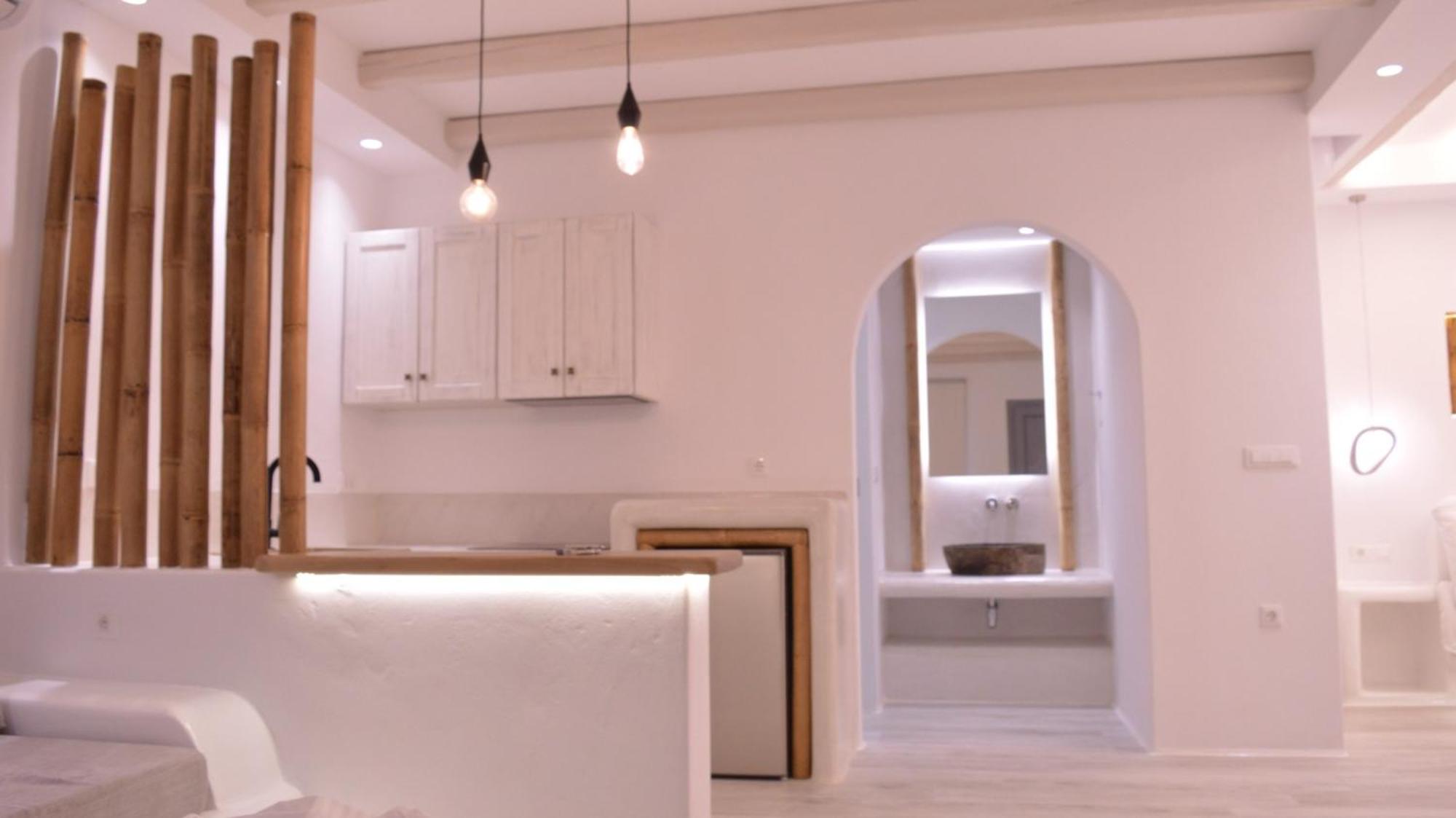 Фото Iphimedeia Apartments & Suites