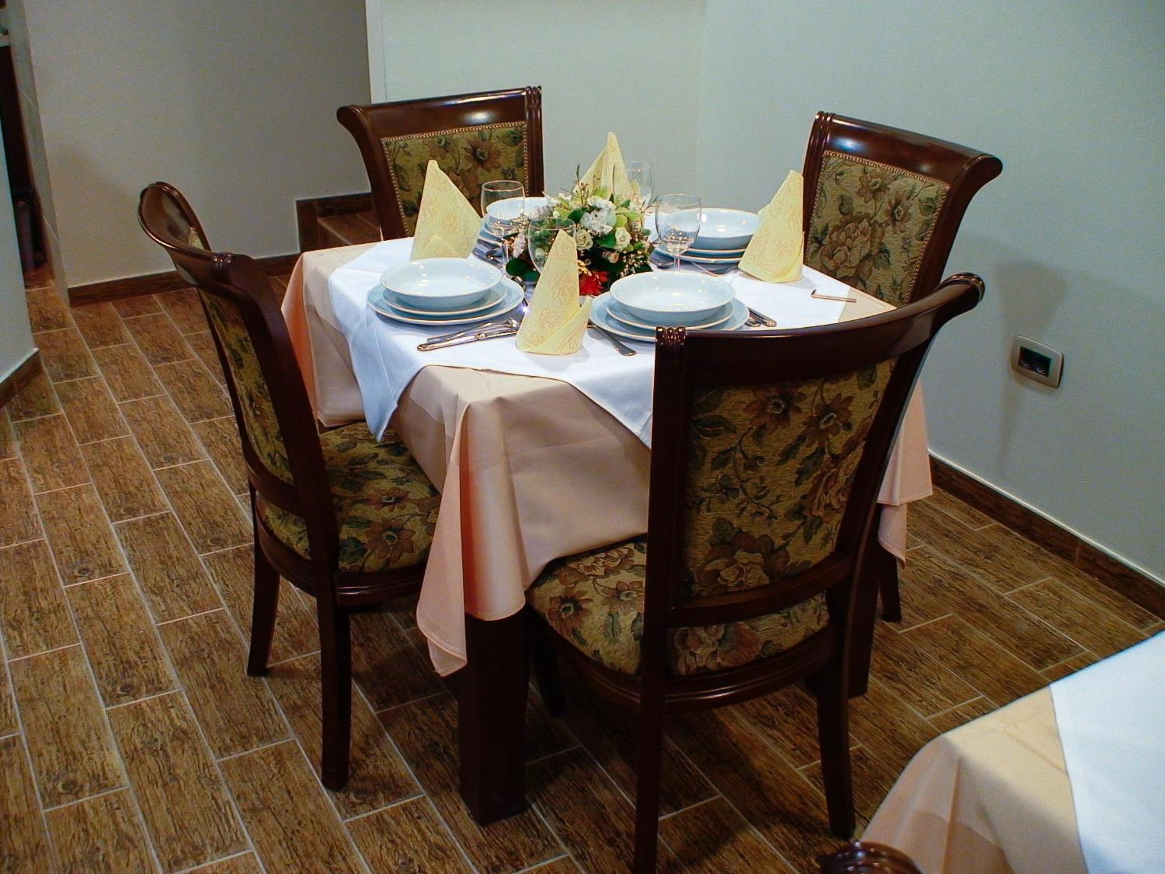 Фото Hotel BaMBiS