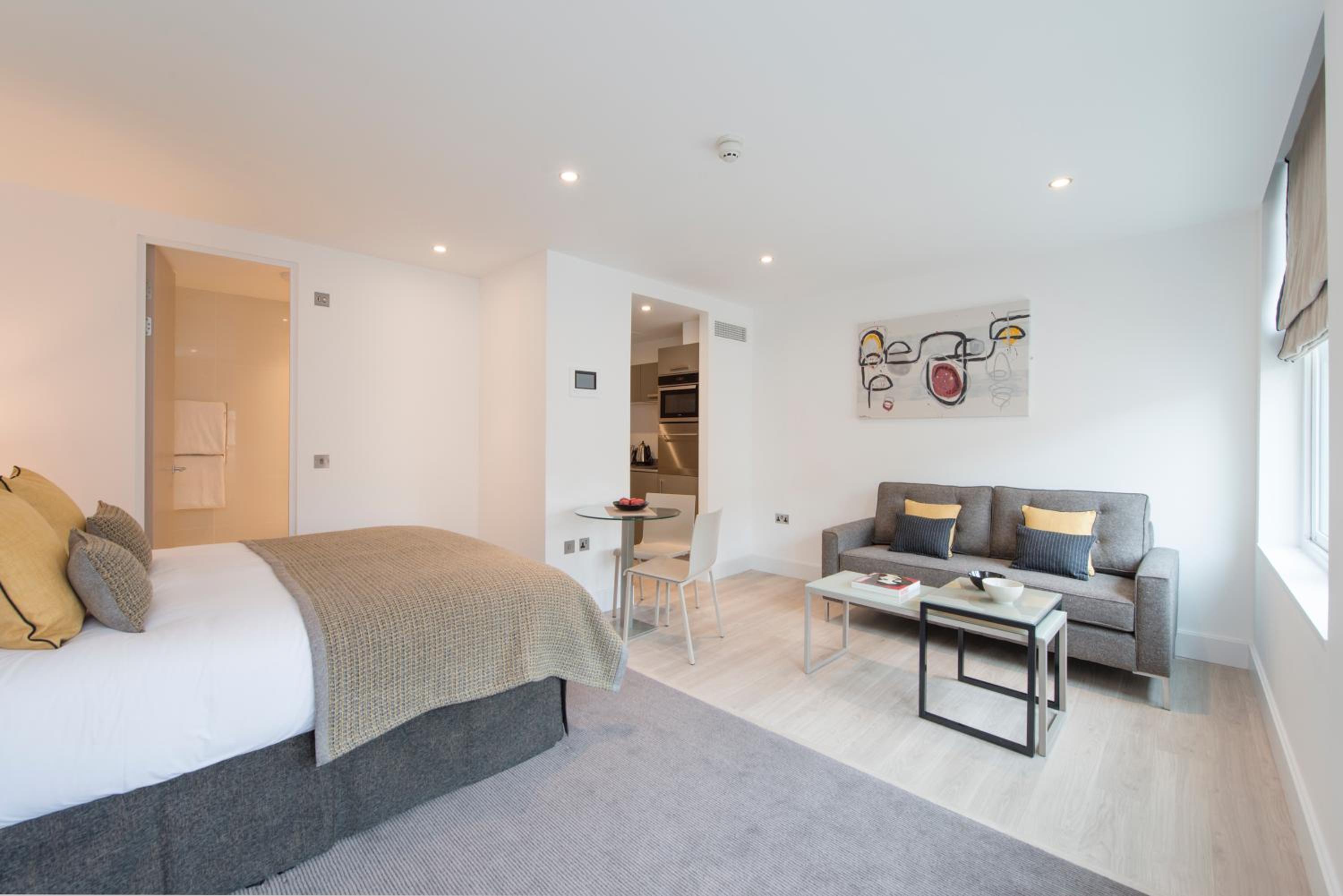 Фото The Rosebery by Supercity Aparthotels