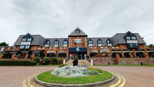 Гостиница Village Hotel Manchester Cheadle в Стокпорте