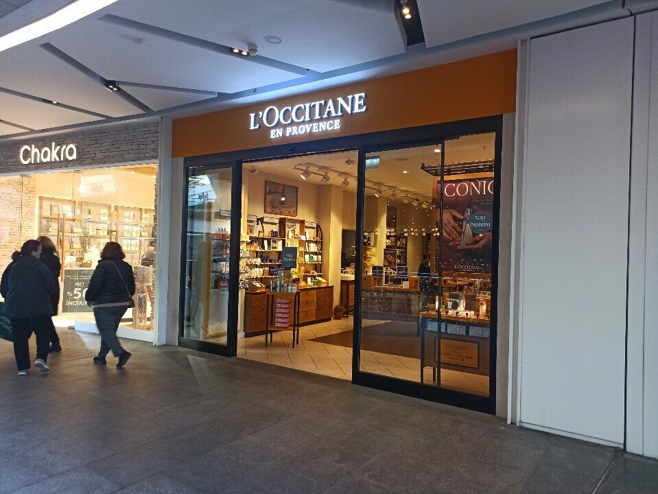 Perfume and cosmetics shop L'Occitane EN Provence Özdilek Park, Istanbul, photo