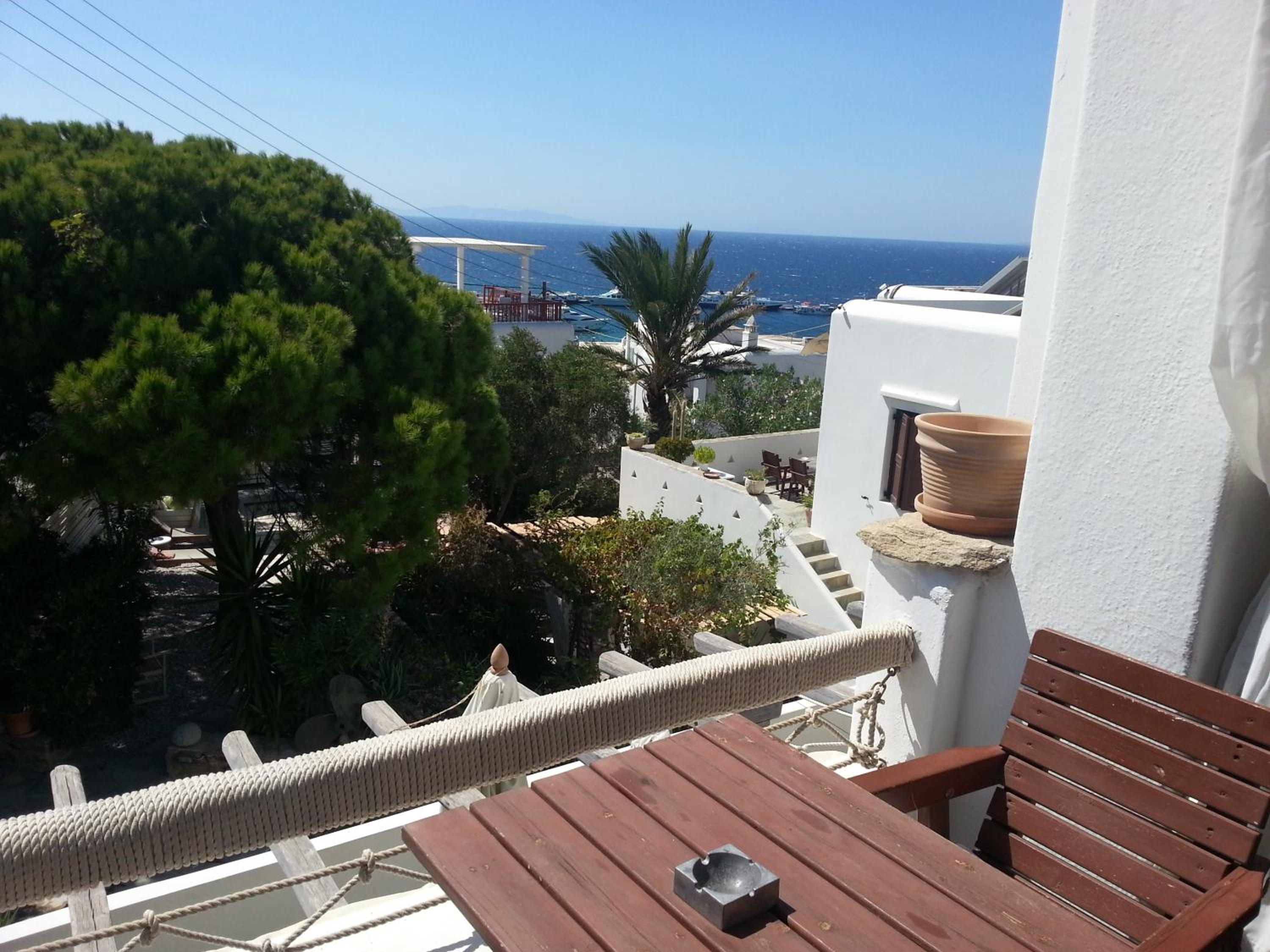 Фото Studios and Suites Rania