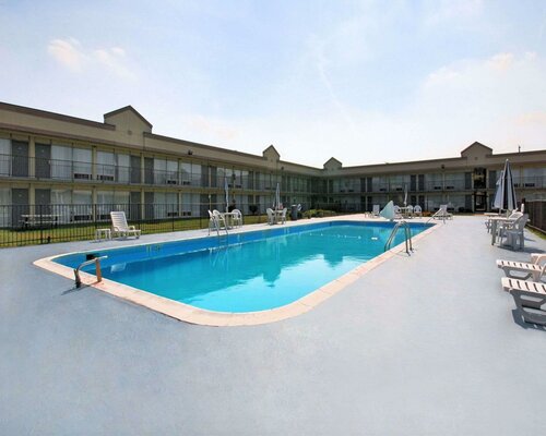 Гостиница Quality Inn & Suites