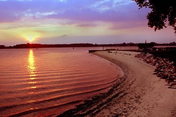 Фото Sandaway Suites & Beach