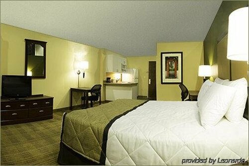 Гостиница Extended Stay America Suites Clearwater Carillon Park в Сент-Питерсберге