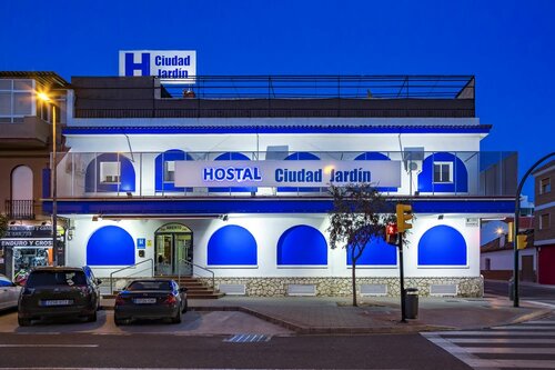 Гостиница Hostal Ciudad Jardin в Малаге