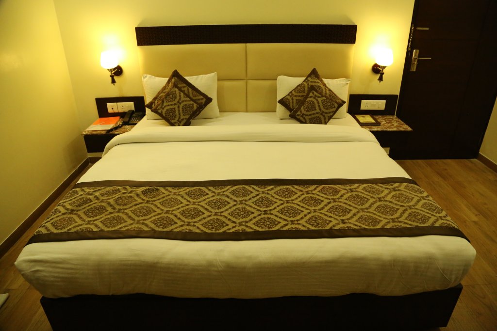 Фото Отель The Golden Apple