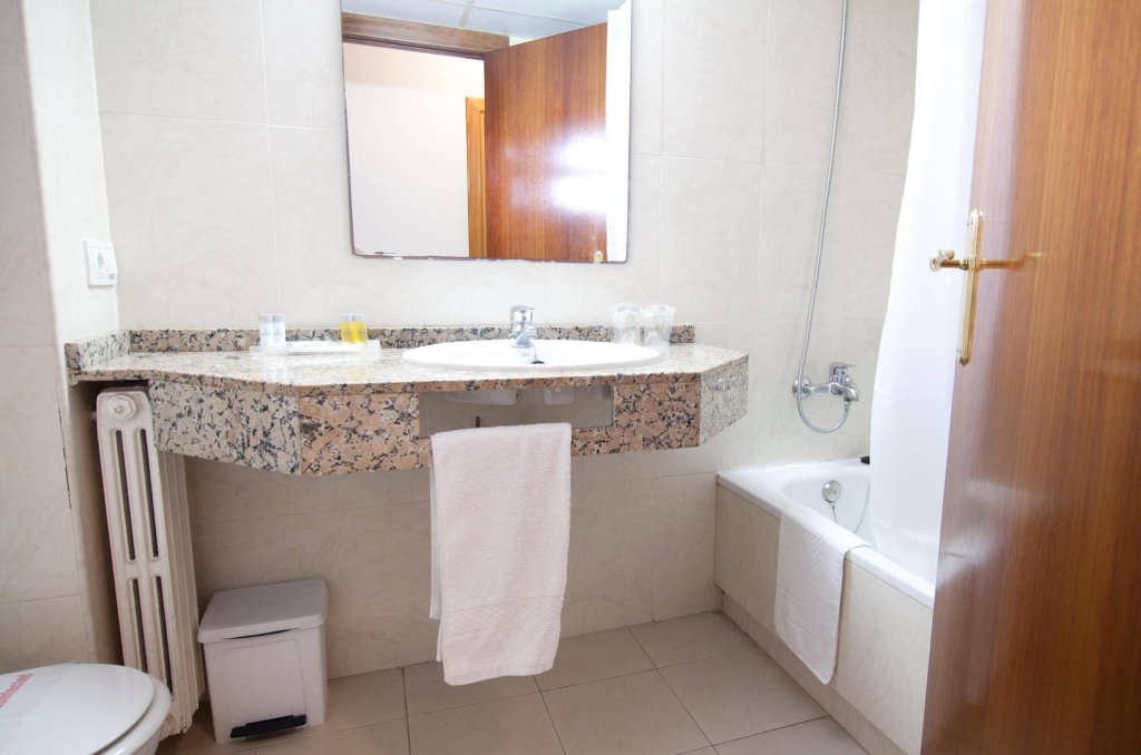 Фото El Puerto Ibiza Hotel & SPA